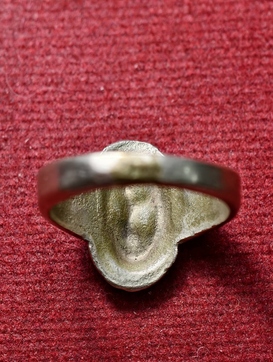 แหวนเก่า พิมพ์นางกวัก ลงยาสีแดง สีน้ำเงิน ไม่ทราบที่ (SKU-13703)