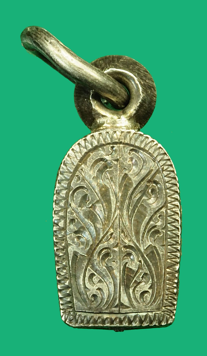 ขายแล้ว*36295 พระปรกใบมะขาม ไม่ทราบอาจารย์ เลี่ยมกรอบรตลับเงิน เก่า 10