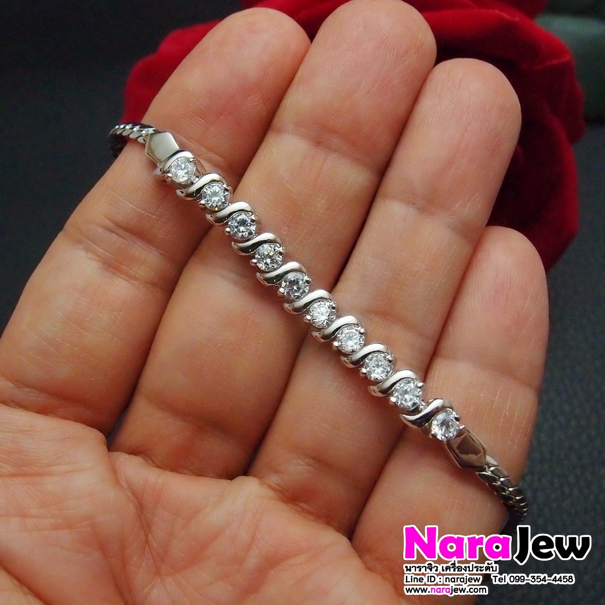 สร้อยข้อมือ เงินแท้ 925 ประดับเพชร CZ (เพชรสังเคราะห์) ประกาย เล่นไฟวิ้ง แบบ F