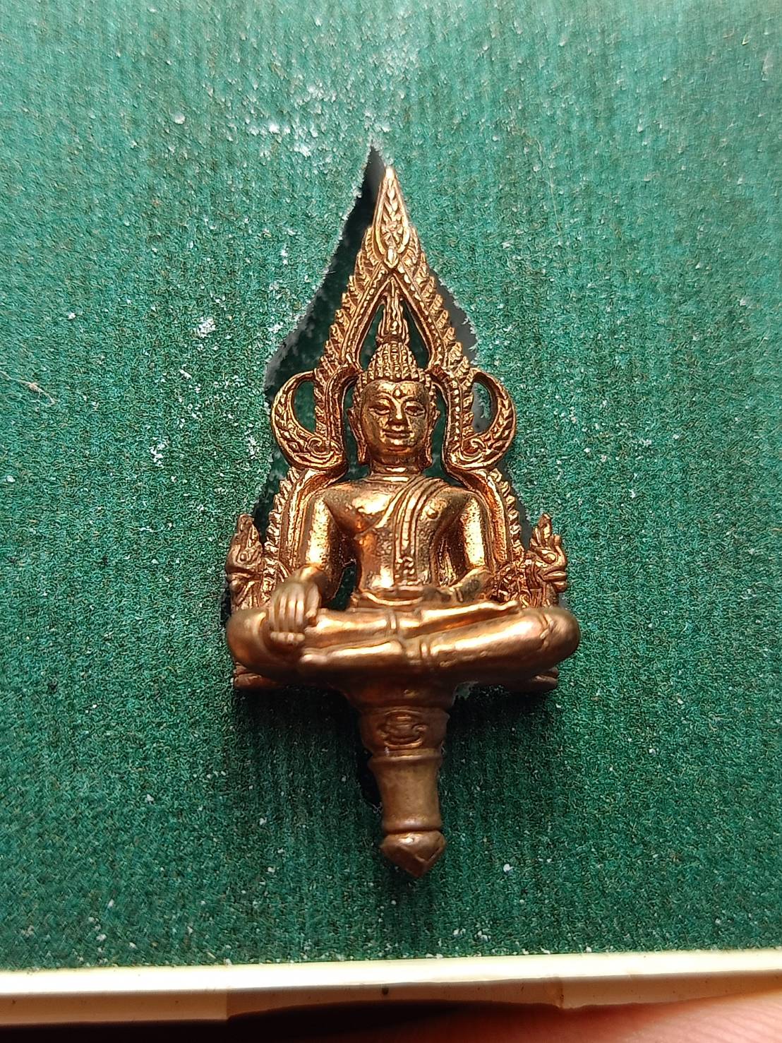 พระพุทธชินราช ทิพย์ยอดธง รุ่นมหาราช พิธีมหาพุทธาภิเษก-สมโภช ปี 2555 พร้อมกล่อง (SKU-08893)