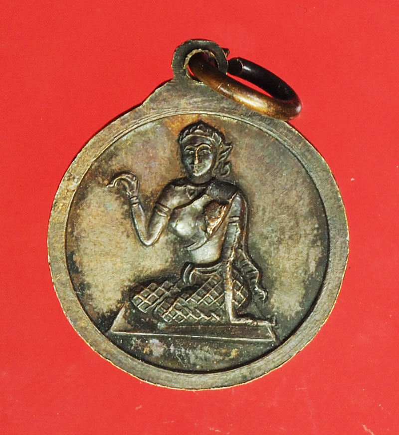 *29541 เหรียญนิวส์จักรวาล หลวงพ่อฤาษีลิงดำ วัดท่าซุง ปี 2522 บล็อกเขยื้อน ออุทัยธานี 91