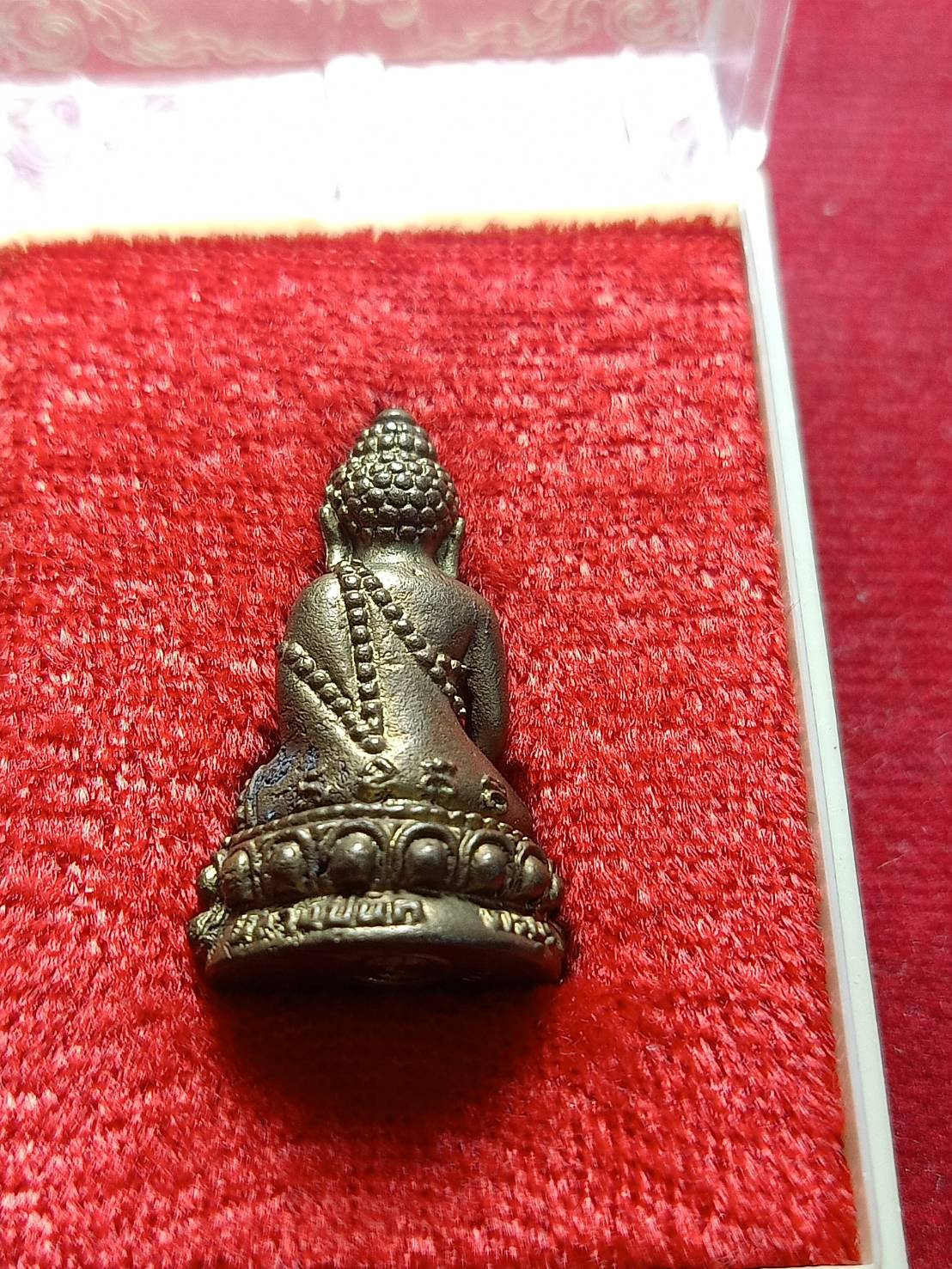 พระกริ่งอิสสริโก หลวงปู่นิล วัดครบุรี นครราชสีมา รุ่นแรก พร้อมกล่อง (SKU-04936)