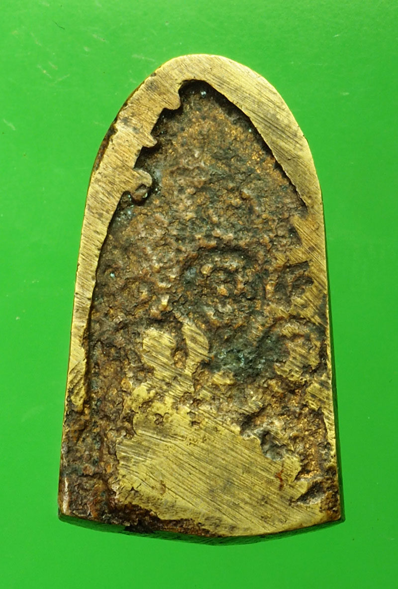 *29789 พระหล่อพิมพ์เล็บมือ หลวงพ่อไซร้ วัดช่องลม อุตรดิตถ์ เนื้อทองเหลือง 13