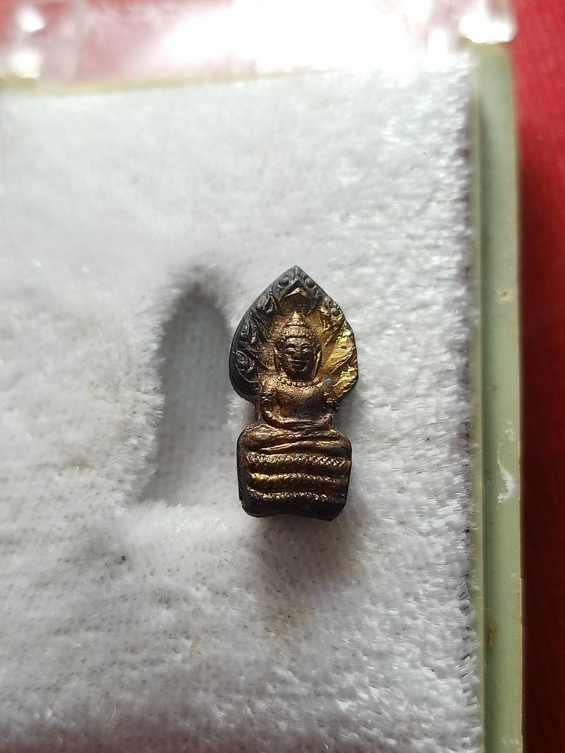 เหรียญพระนาคปรก หลวงพ่อคูณ วัดบ้านไร่ จ.นครราชสีมา ปี 2537 พร้อมกล่อง (SKU-05072)
