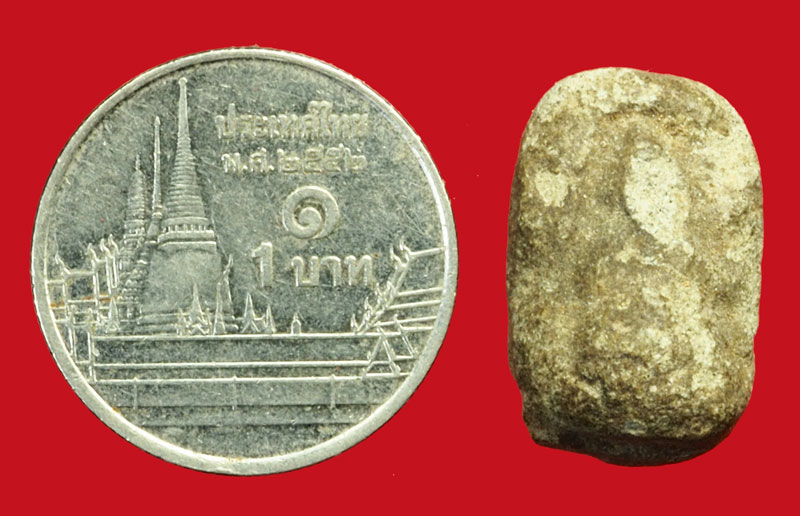 ขายแล้ว*36390 พระผงไม่ทราบที่ หลังยันต์ เนื้อเหมือนกระผงกระดูกผี เก่าพอมีอายุ 9