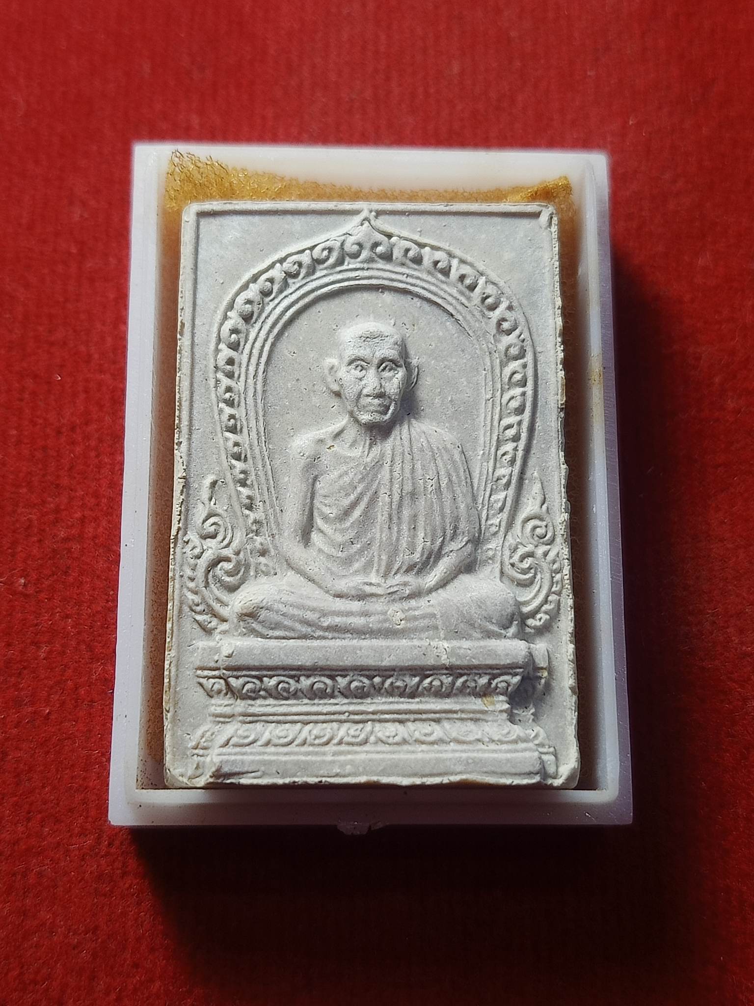พระผงหลวงพ่อเกษม สำนักสุสานไตรลักษณ์ จ.ลำปาง ปี 2536 พร้อมกล่อง (SKU-02368)