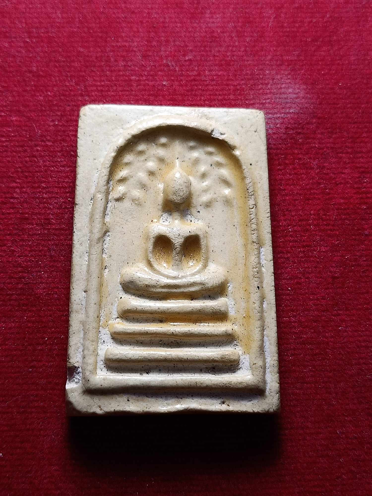 สมเด็จหลังสิงห์ หลวงปู่บัว วัดบางเป้ง จ.ชลบุรี ผสมผงเก่าบางขุนพรหม (SKU-04250)