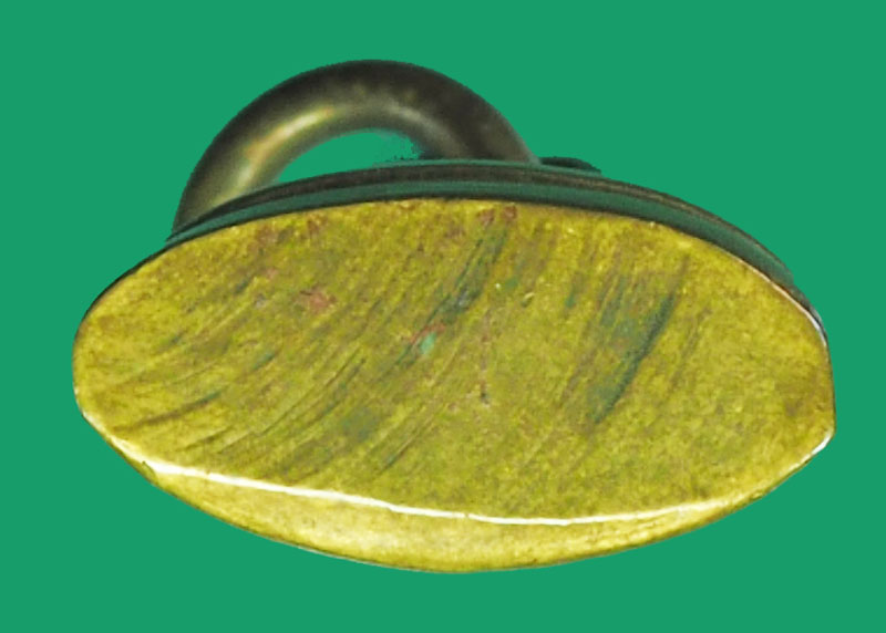 *33388 พระกริ่งปางสมาธิ มีห่วงในตัว เนื้อทองเหลือง พอมีอายุ ไม่ทราบที่และปีสร้าง 7