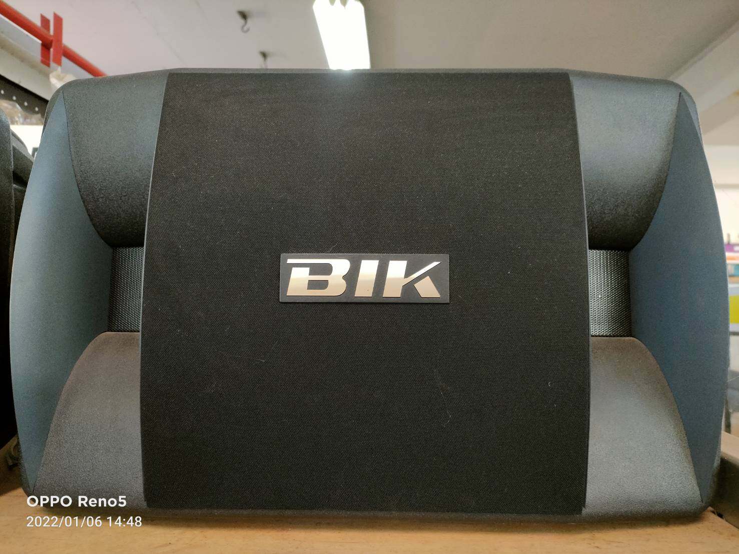 BIK ตู้ลำโพงคาราโอเกะ ขนาด 10 นิ้ว จำนวน 1 คู่ รุ่น รุ่น BK-1001 (ส่งฟรีทั่วไทย)