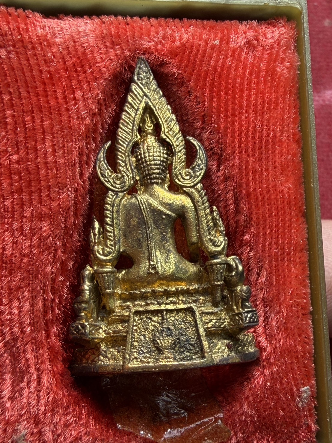 พระพุทธชินราชจำลอง วัดพระศรีรัตนมหาธาตุ จ.พิษณุโลก พร้อมกล่อง (SKU-13151)