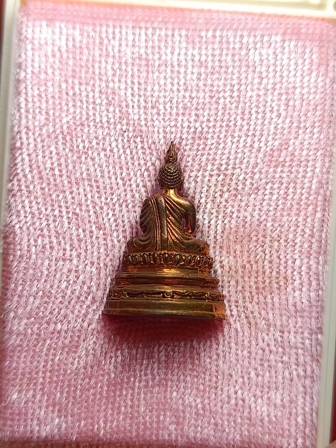 พระชัยวัฒน์พระพุทธอังคีรส วัดราชบพิธสถิตมหาสีมาราม กทม. ปี 2555 พร้อมกล่อง (SKU-07921)