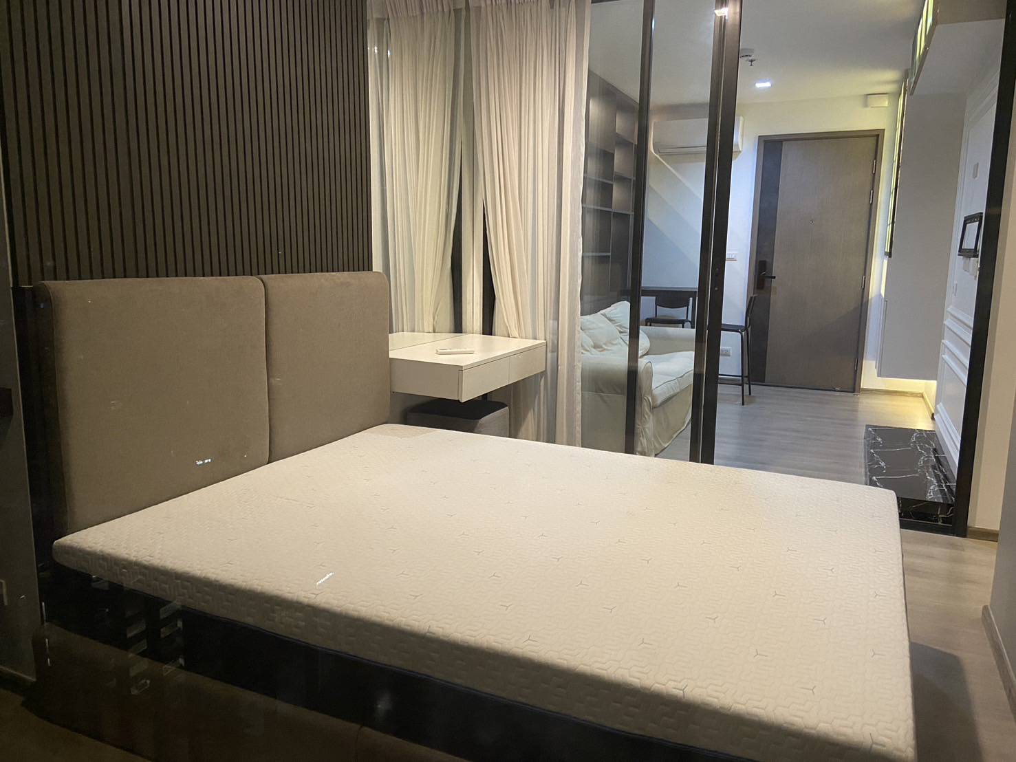 ห้องสวย ชั้น สูง วิวเทพ ให้เช่า (For Rent) คอนโด : เดอะ ไลน์ พหลโยธิน อาคาร B 1 ห้องนอน 1 ห้องน้ำ 37ตรม.