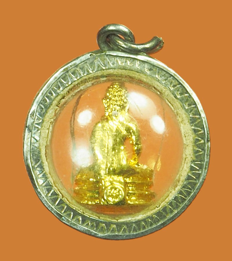 *39526 พระพุทธโสธร เลี่ยมจับขอบเงิน ไม่ทราบที่และปีสร้าง 8