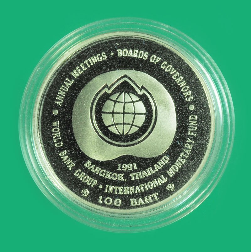 *38987 เหรียญกษาปณ์ขัดเงา ที่ระลึก ราคาหน้าเหรียญ 100 บาท เนื้อนิเกิล บล็อกกองกษาปณ์ พร้อมกล่องเดิม 10.15