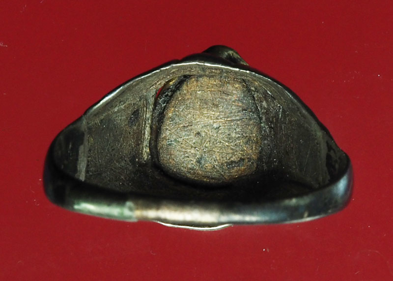 *28575 แหวนเงินหน้าเงินลงยาขอบทอง ไม่ทราบที่และปีสร้าง 12