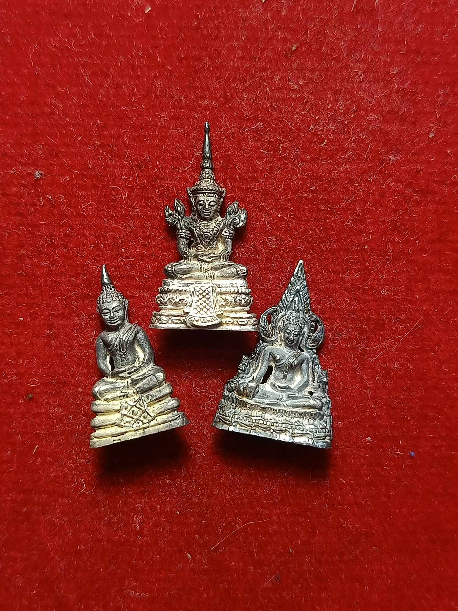 ูรูปหล่อเนื้อเงิน 3 องค์ พระแก้วมรกต โสธร ชินราช (SKU-03228)