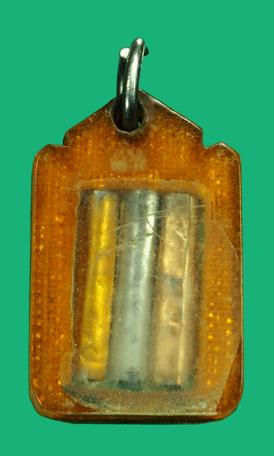 ขายแล้ว35393 รูปถ่ายหลวงพ่อกัน วัดเขาแก้ว หลังตะกรุดสามดอกจารมือ เลี่ยมพลาสติเก่า ถึงยุค 40