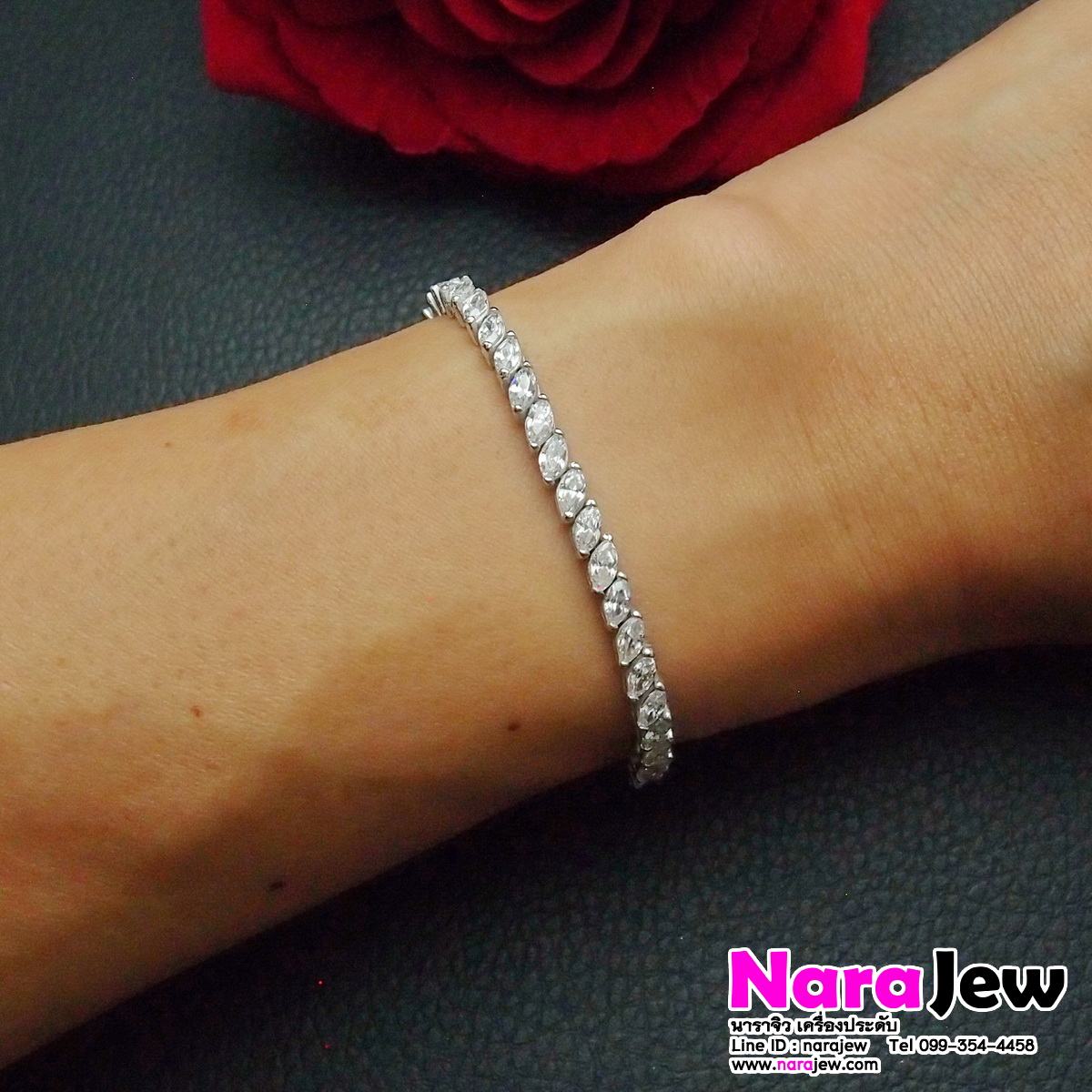 สร้อยข้อมือ เงินแท้ 925 ประดับเพชร CZ (เพชรสังเคราะห์) ประกาย เล่นไฟวิ้ง แบบ L
