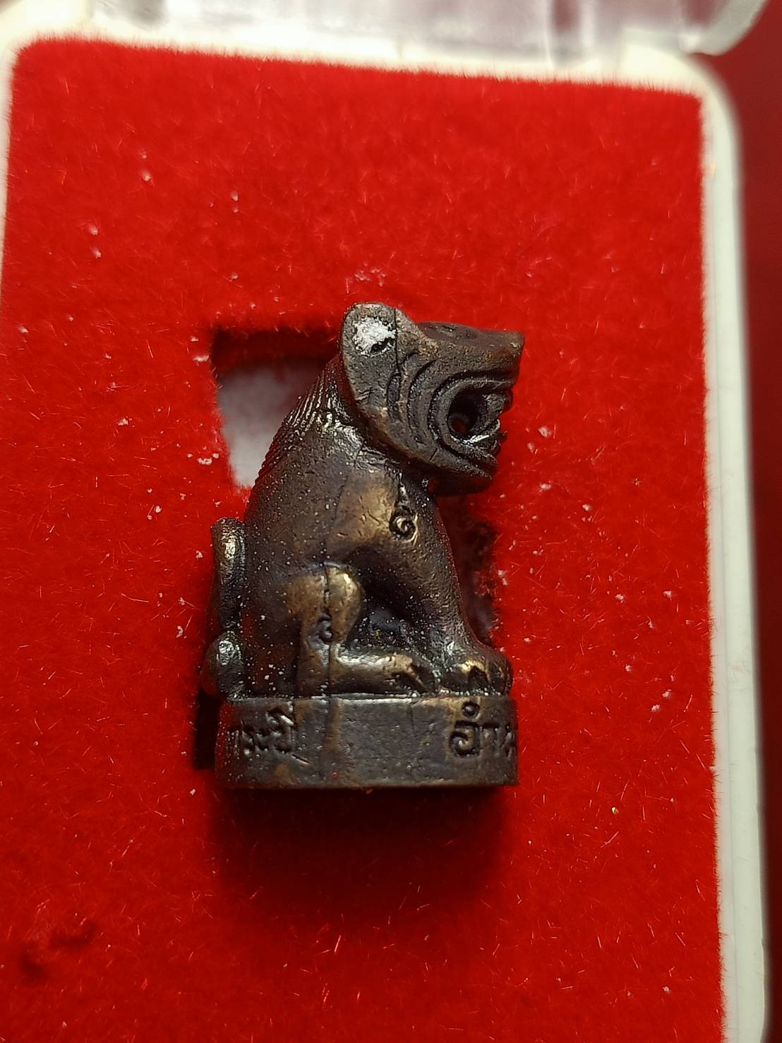 รูปหล่อเสือจอมพลัง อำนาจ วาสนา หลวงพ่อจำเนียร วัดถ้ำเสือ จ.กระบี่ พร้อมกล่อง (SKU-12592)