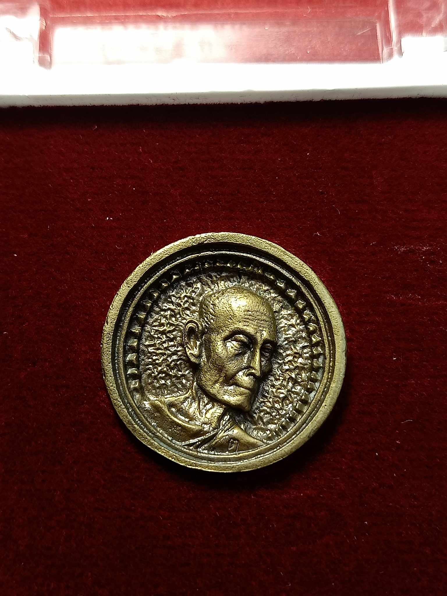 เหรียญล้อแม็ค 125 ปี หลวงปู่โต๊ะ วัดประดู่ฉิมพลี กทม. ออกวัดถ้ำสิงโตทอง ปี 55 พร้อมกล่อง (SKU-03085)