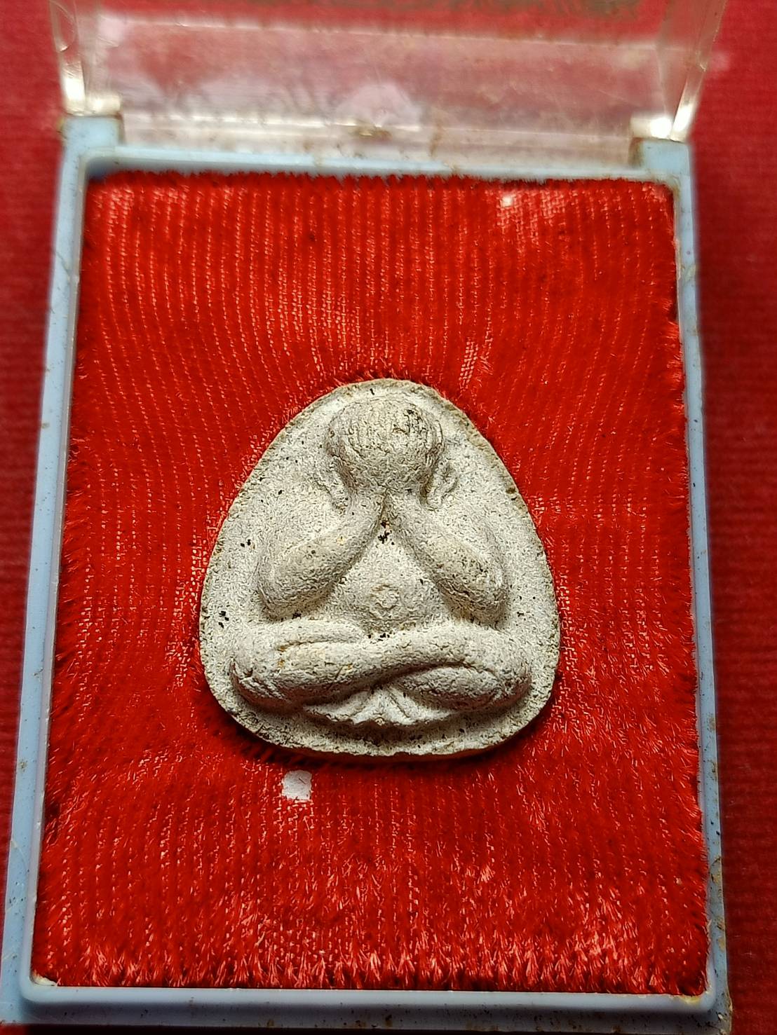 พระปิดตาหลวงปู่แก้ว วัดช่องลม จ.สมุทรสาคร ปี 2525 พร้อมกล่อง (SKU-08607)