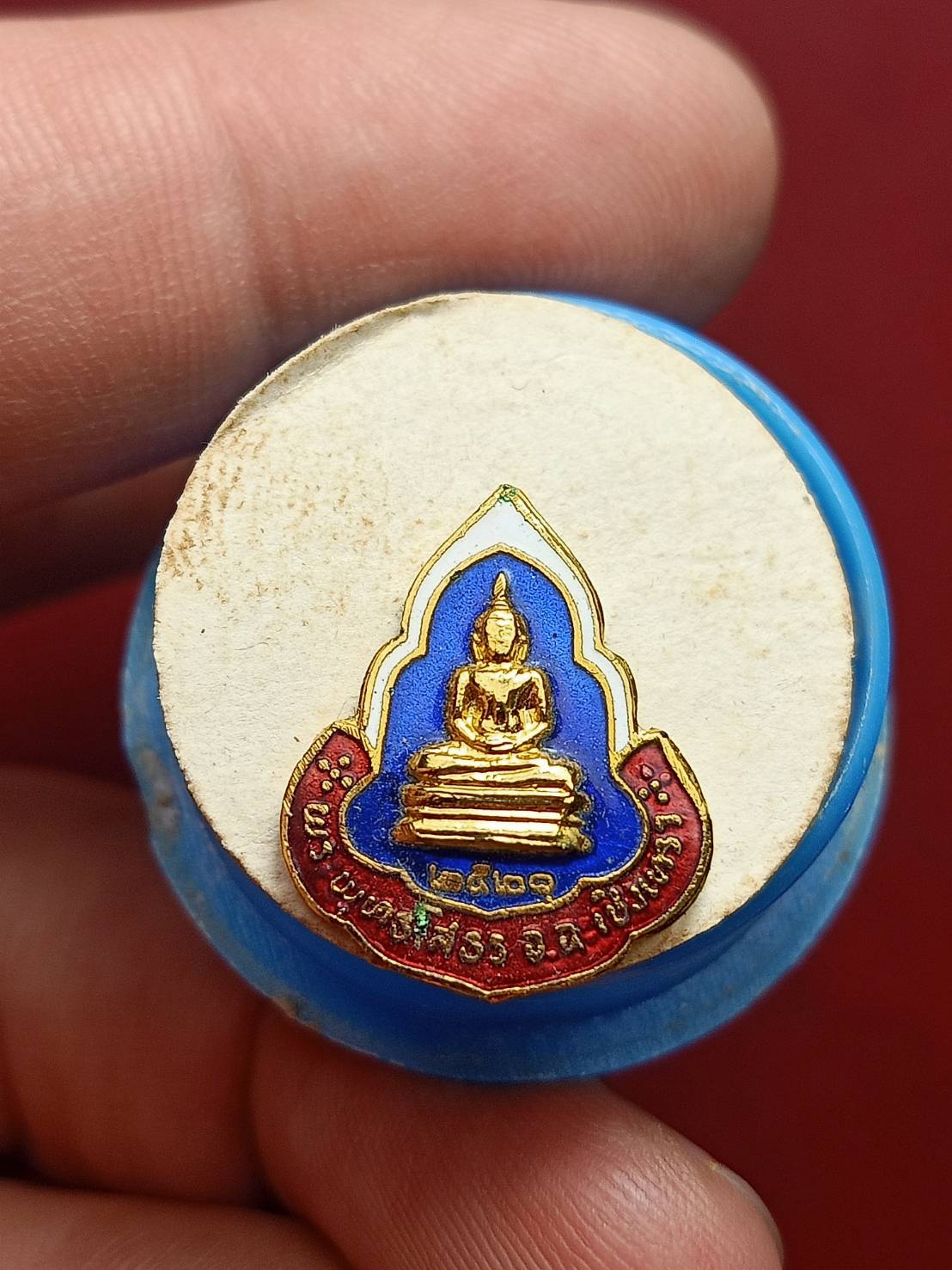 เข็มกลัดตุ้งติ้ง หลวงพ่อโสธร ชุบกะไหล่ทองลงยา วัดโสธรวรารามวรวิหาร จ.ฉะเชิงเทรา ปี 2521 (SKU-12274)