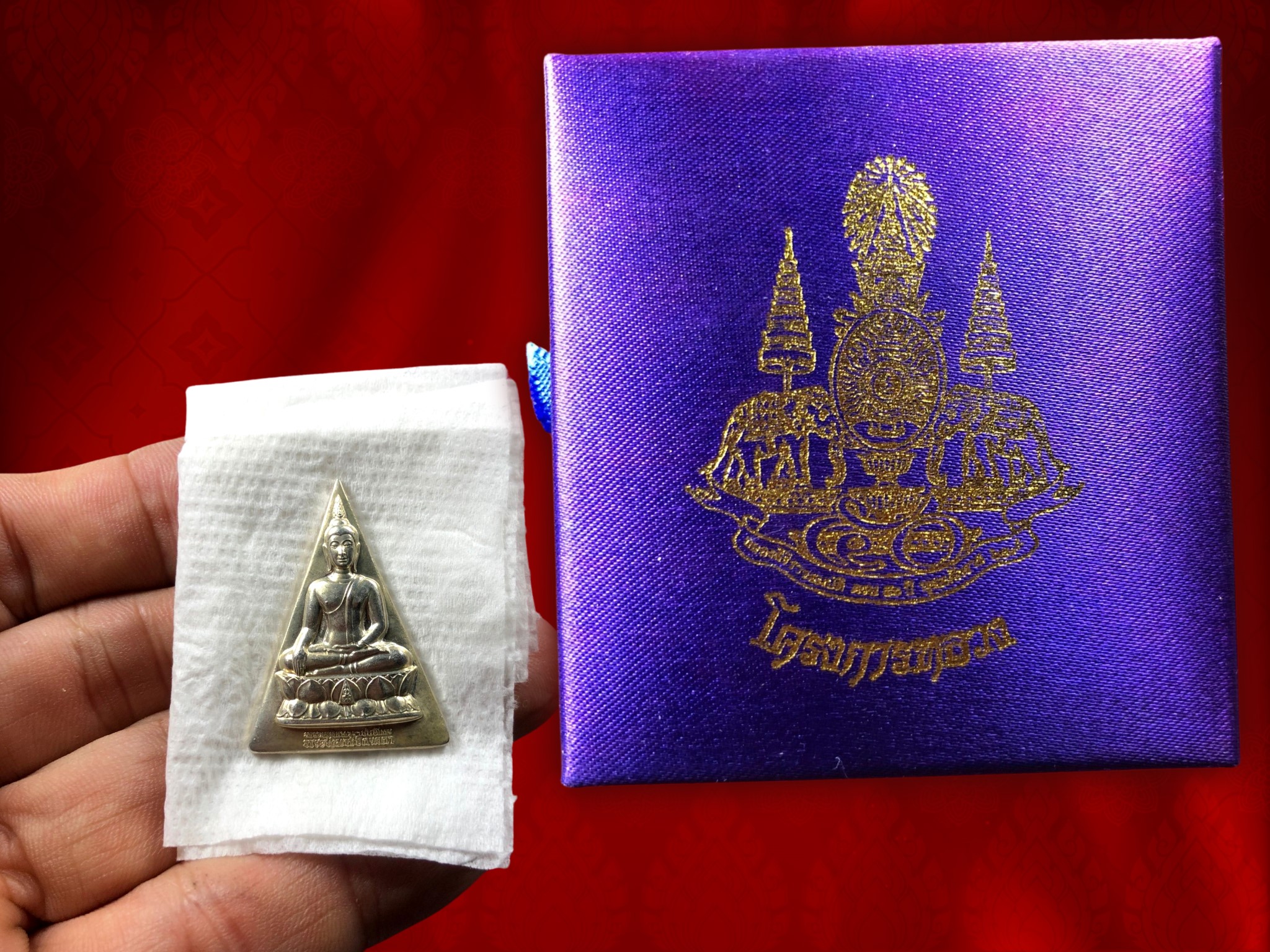พระพุทธนวราชบพิตร พระพิมพ์จิตรลดา พิมพ์ใหญ่ (พระโครงการหลวง) พร้อมกล่องเดิมๆ ปี 2539