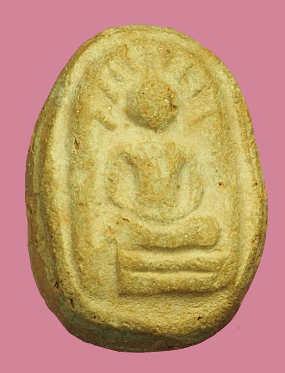 *40167 พระเม็ดบัวพิมพ์รัศมี หลวงพ่ออ๋อย วัดไทร ปี 249X เนื้่อดิน 9.1