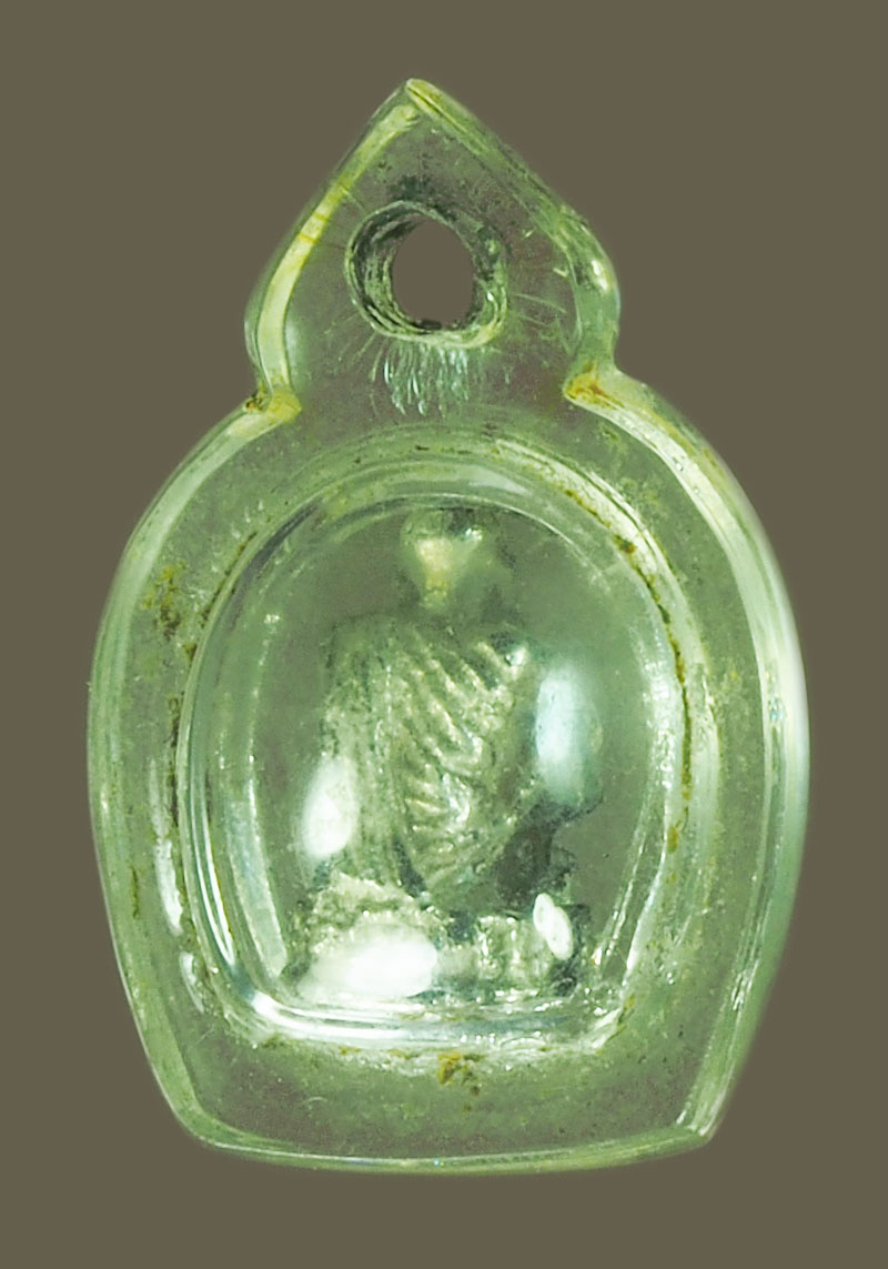 *38398 รูปหล่อจิ๋ว หลวงพ่อคูณวัดบ้านไร่ นครราชสีมา เนื้อเงิน เลี่ยมพลาสติกเก่า 38