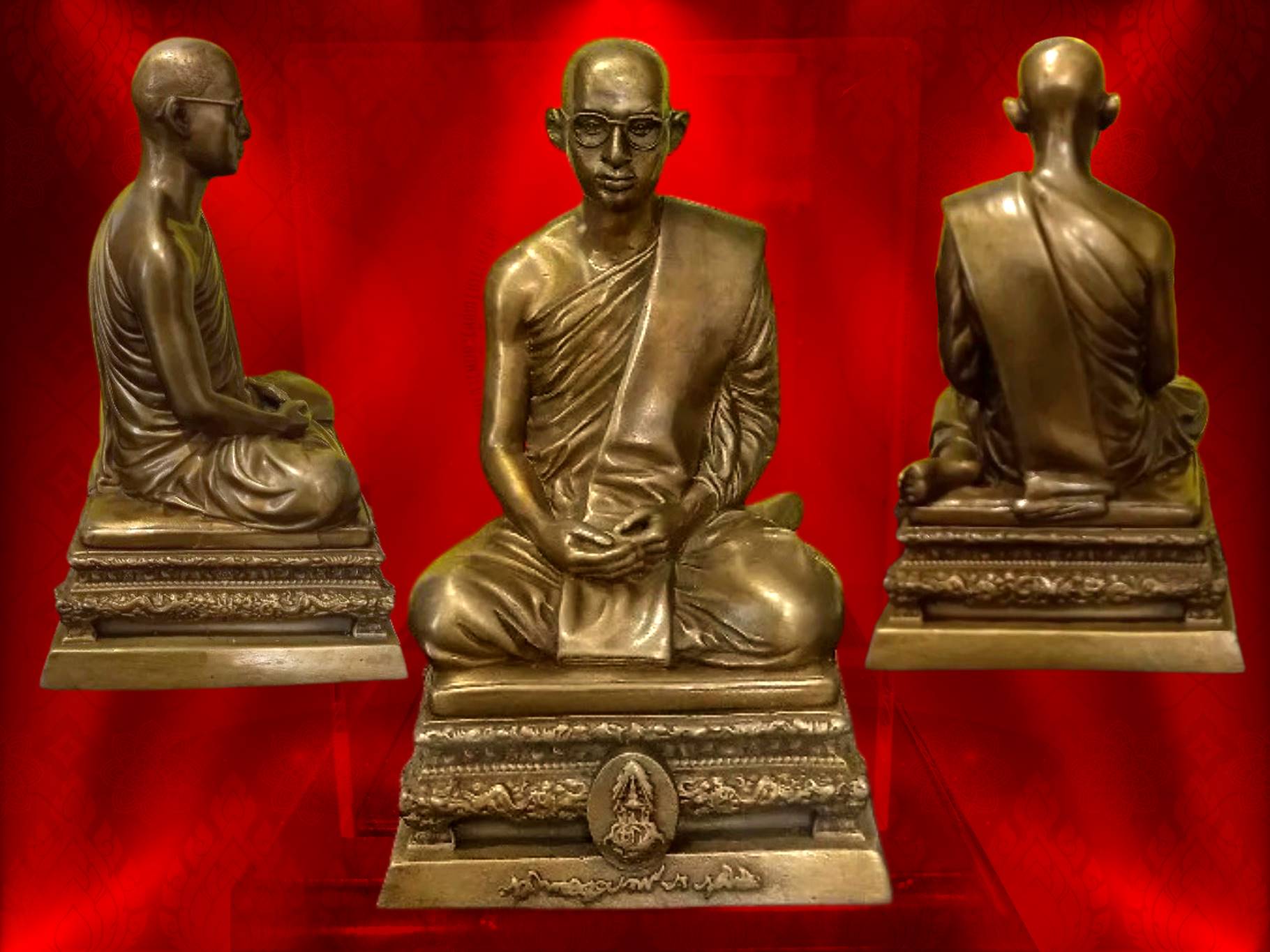พระบรมรูปพระบาทสมเด็จพระเจ้าอยู่หัวฯ รัชกาลที่ 9 ทรงผนวช ภปร. เนื้อสัมฤทธิ์นอก รุ่นพลังแผ่นดิน ปี 2554 ขนาดหน้าตัก 2 นิ้ว พร้อมครอบแก้ว และกล่องครบชุด
