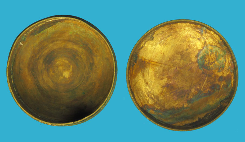 *35633 ตลับลงยาสำหรับใส่สีผึ้ง เนื้อทองเหลืองเก่าๆ 16