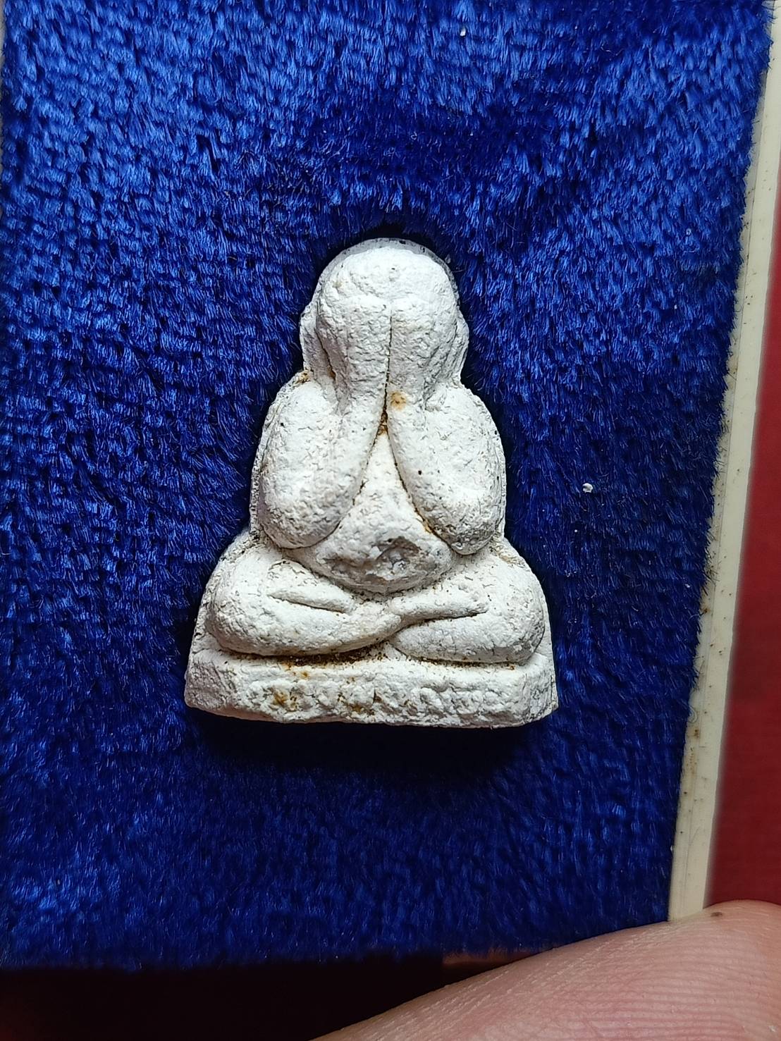 พระปิดตา หลวงพ่อเมี้ยน วัดโพธิ์กบเจา จ.อยุธยา ปี 2536 พร้อมกล่อง (SKU-08259)