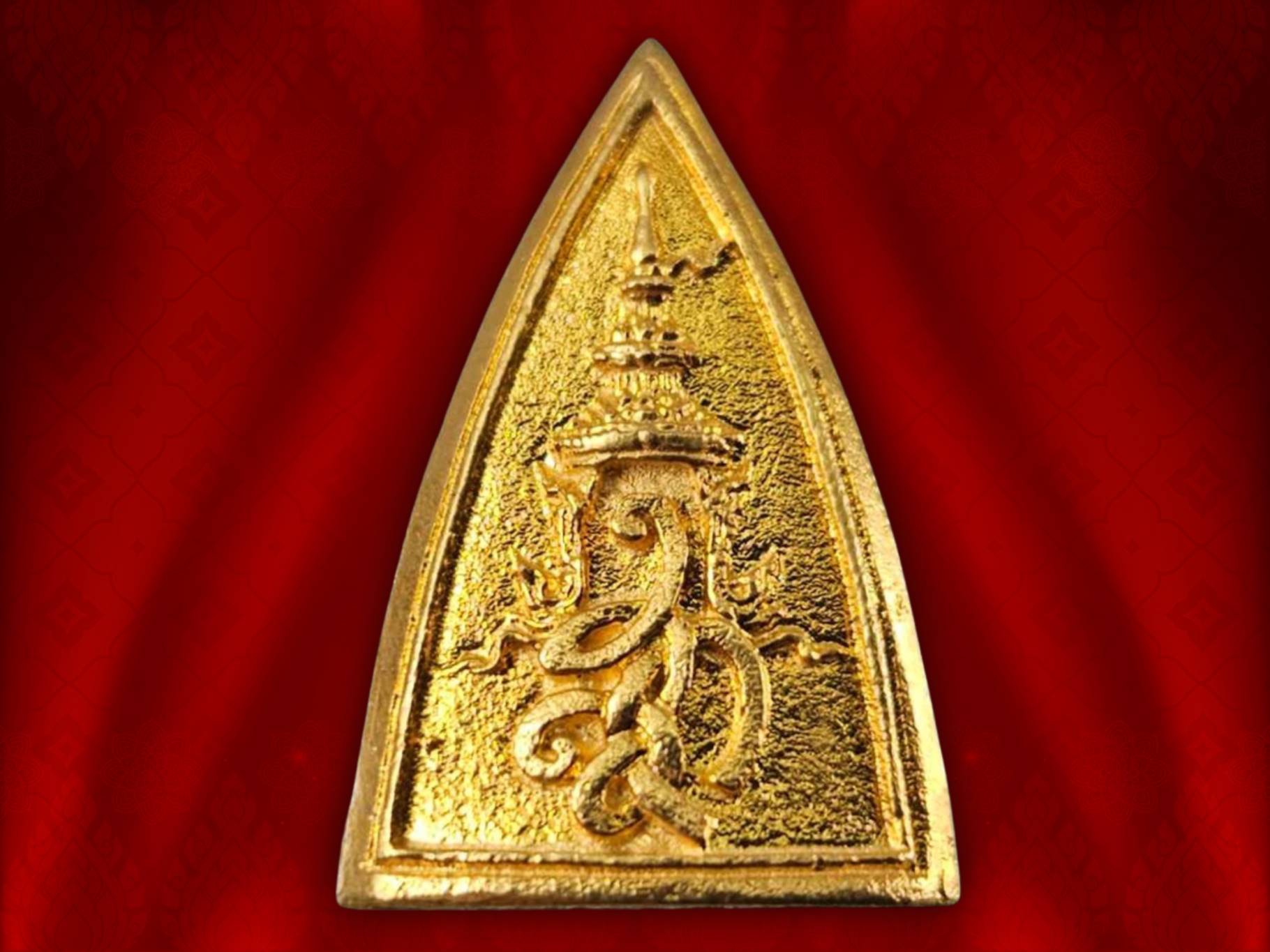 พระสมเด็จนางพญา สก. เนื้อทองคำ (ในหลวงทรงเสด็จประกอบพิธี) ปี 2535 พิมพ์เล็ก พร้อมกล่องเดิม ๆ สวยแชมป์ หลวงปู่โต๊ะ พระเกจิชื่อดัง วัดถ้ำสิงโตทอง ต.ปากช่อง อ.จอมบึง จ.ราชบุรี อธิฏฐานจิตปลุกเสก พร้อมพระเกจิคณาจารย์ทั่วประเทศ พระบาทสมเด็จพระเจ้าอยู่หัว ภูมิพล