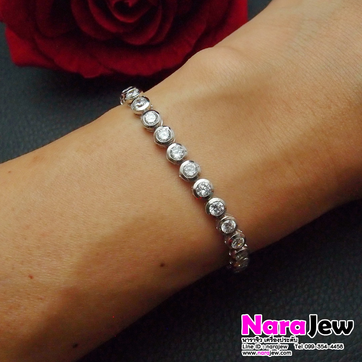สร้อยข้อมือ เงินแท้ 925 ประดับเพชร CZ (เพชรสังเคราะห์) ประกาย เล่นไฟวิ้ง แบบ J