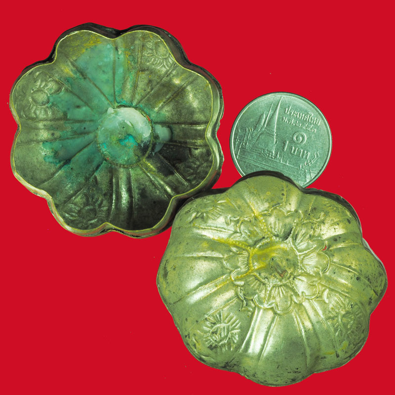 *39594 ตลับสำหรับใส่สีผึ้ง ทรงฟักทอง เก่า เนื้อทองเหลือง 16