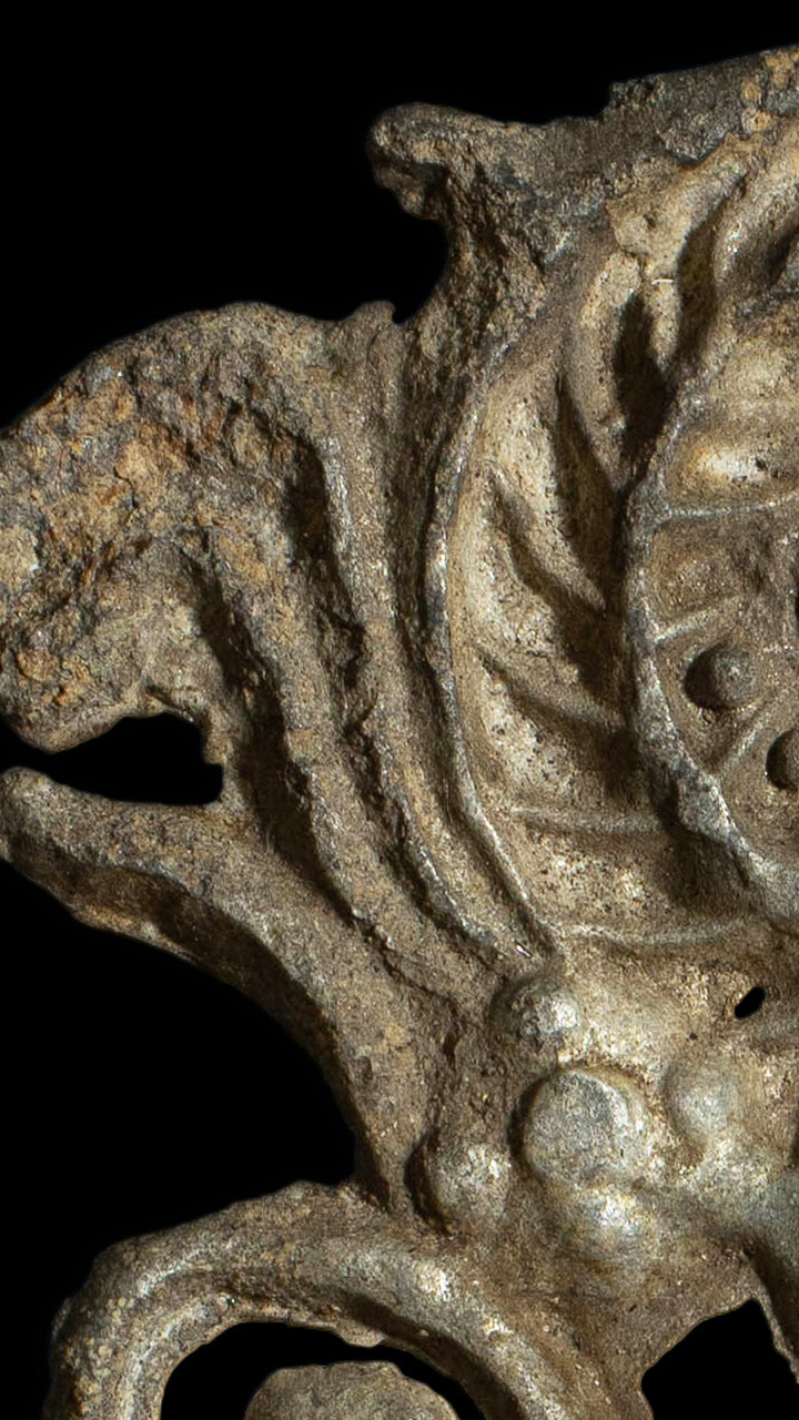 พระปรุหนัง พิมพ์บัวเบ็ด เนื้อชินเงิน จังหวัดอยุธยา