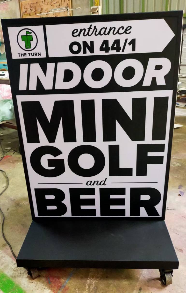 ตู้ไฟตั้งหน้าร้านled