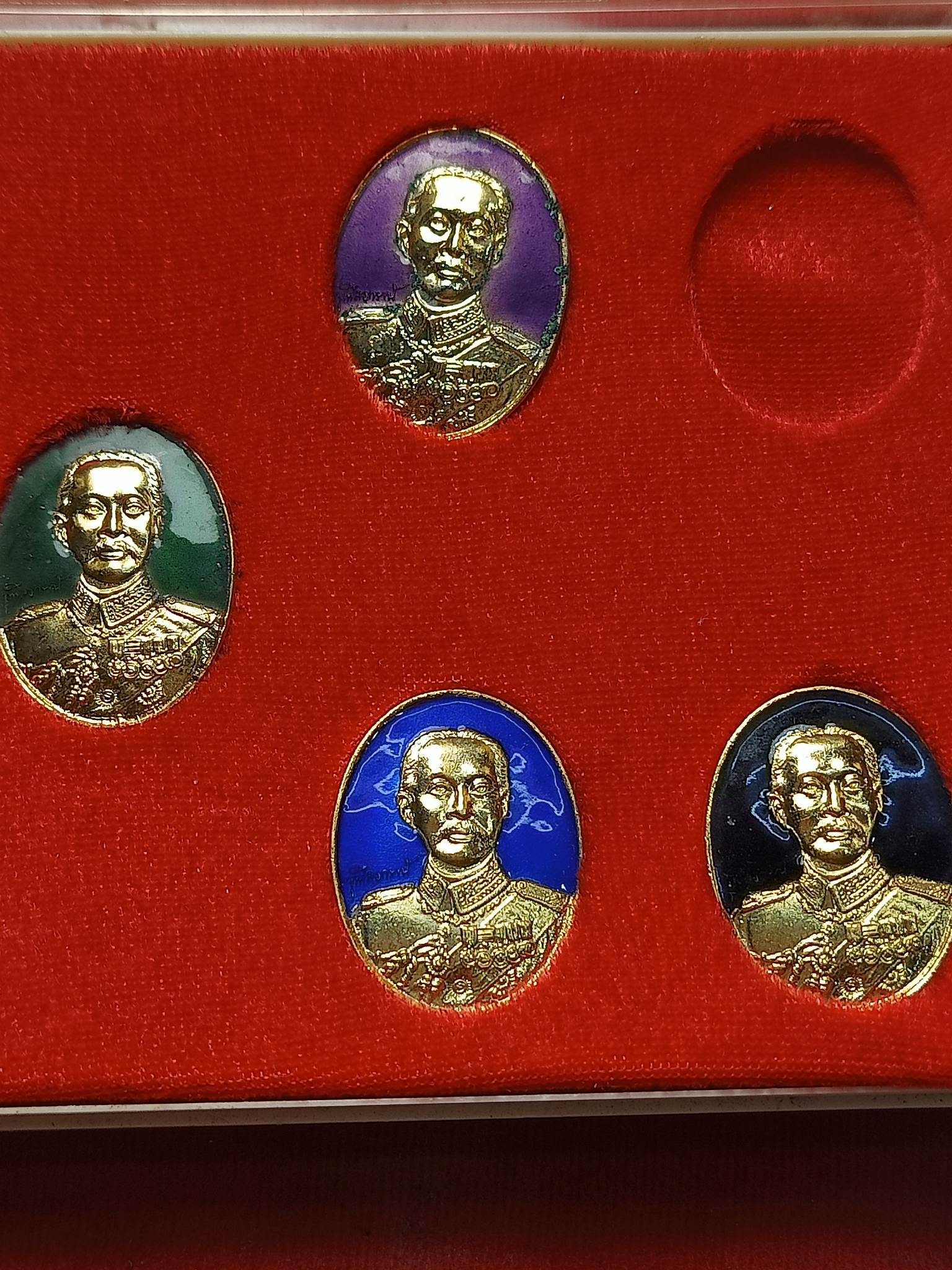 เหรียญชุด พระปิยมหาราช (จำนวน 8 เหรียญ) พระธรรมปิฎก พิธีเททอง พุทธาภิเษก วัดสุทัศน์และวัดบางคลาน (SKU-02280)