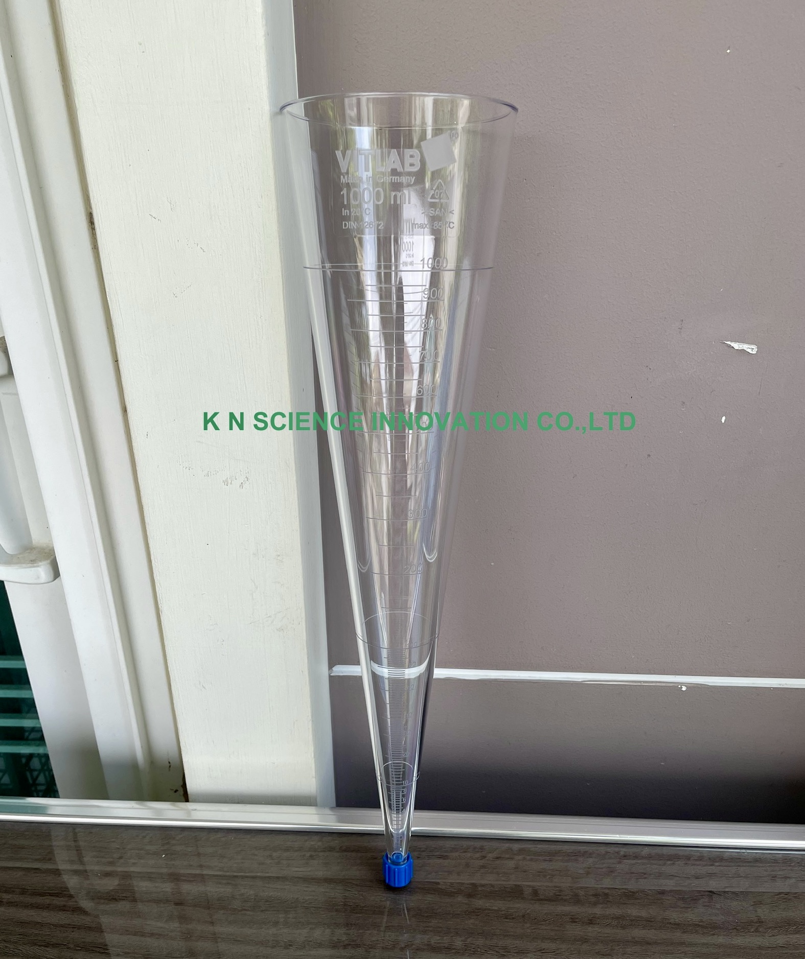กรวยอิมฮอฟฟ์ (imhoff cone) “SAN” (Styrene Acrylonitrile ) พลาสติกเนื้อใส , 1000 ml. ยี่ห้อ Vitlab 75991