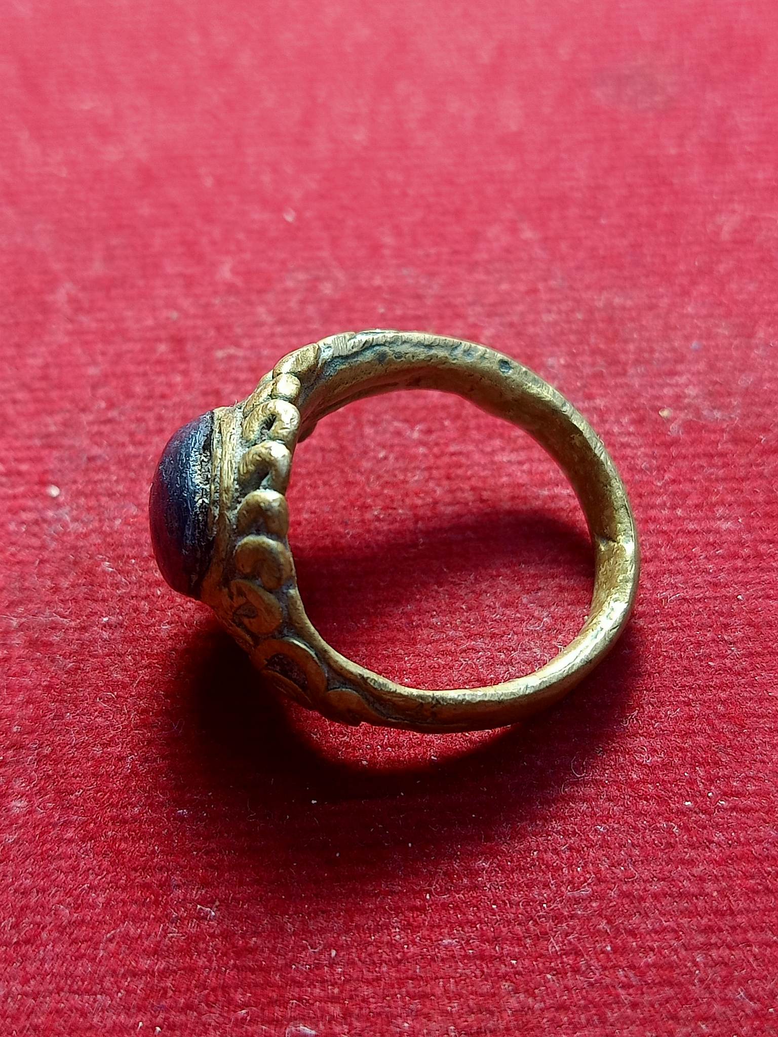 แหวนหลวงพ่ออิ่ม วัดหัวเขา จ.สุพรรณบุรี (SKU-02768)