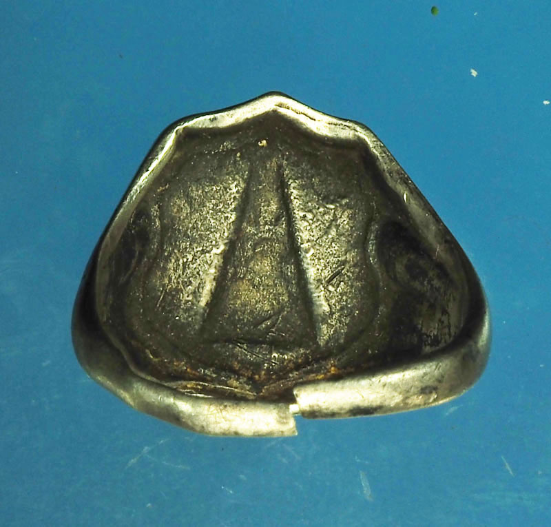 *28784 แหวนพระพุทธโสธร ลงยาสีแดง ทองวงขาด เนื้อเงิน เก่า 25