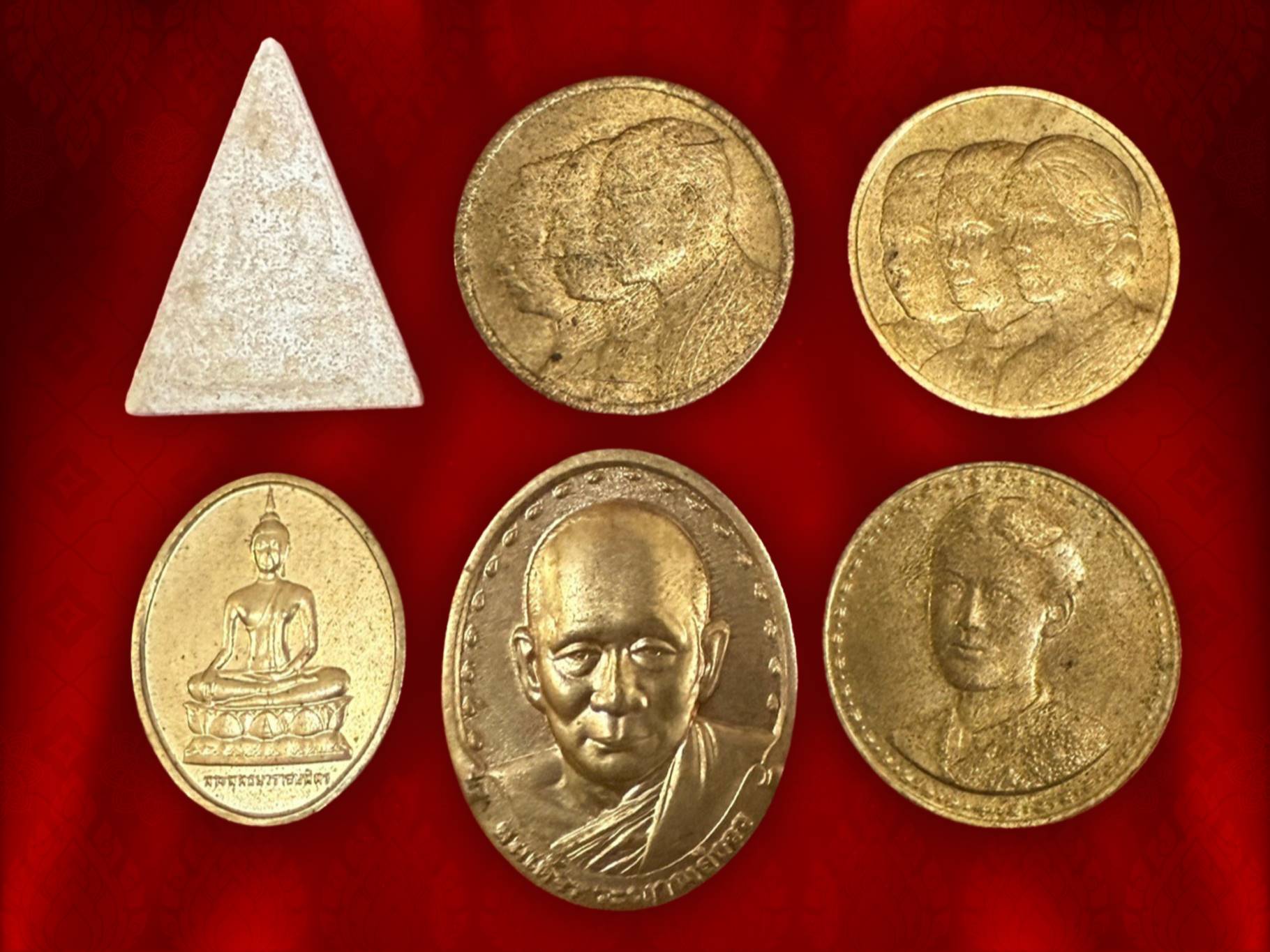 ชุดมงคลสักการะ 72 ปี ร.พ. จุฬาลงกรณ์ 6 รายการ ชุดกรรมการ มาพร้อมพลาสติก ปี 2529 จุฬาลงกรณ์ สภากาชาดไทย
