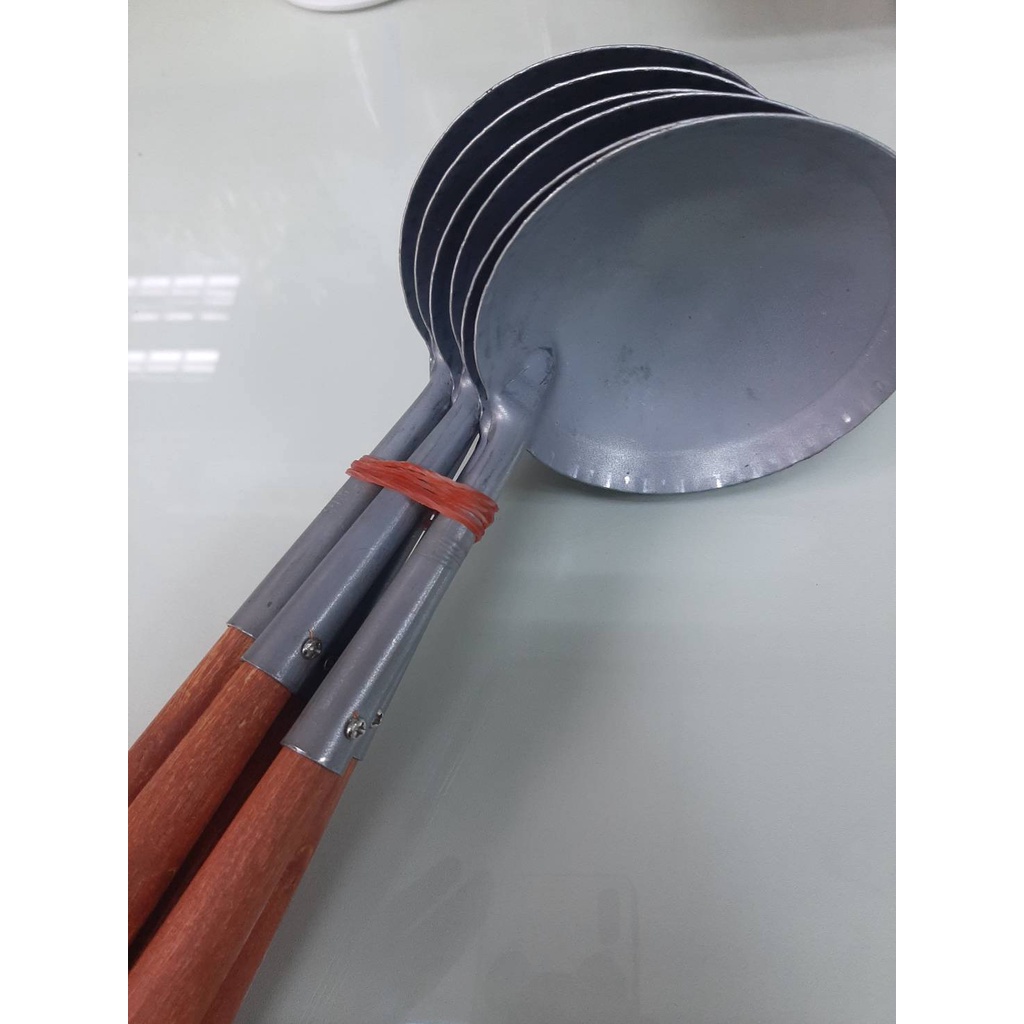 ทัพพีตักถ่าน ด้ามไม้ (ขายส่ง) ยกโหล 12 อัน (ราคารวมแวท) ใช้ในครัวเรือน,ร้านอาหาร หรือร้านหมูกะทะ {รหัสสินค้า2802704902}