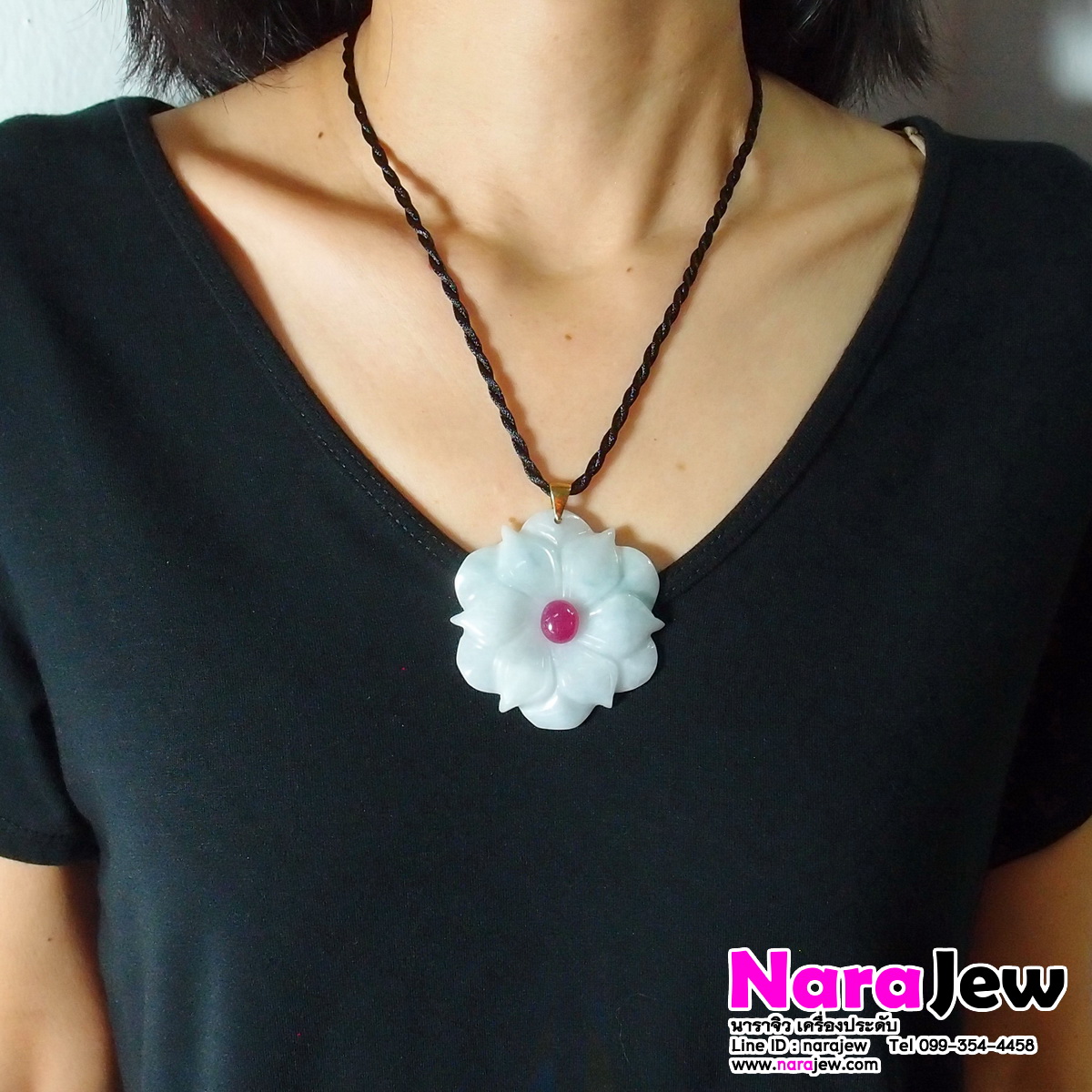 จี้หยกพม่า รูปดอกไม้ Type A ประดับทับทิมแท้ 3.5 กะรัต ห่วงจี้ทองคำแท้ 18K