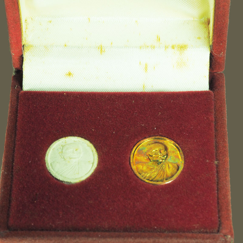 *38266 พระเนื้อผงและเหรียญหลวงปู่แหวน สุจิณโณ วัดดอยแม่ปั่ง ปี 2530 เชียงใหม่ 31