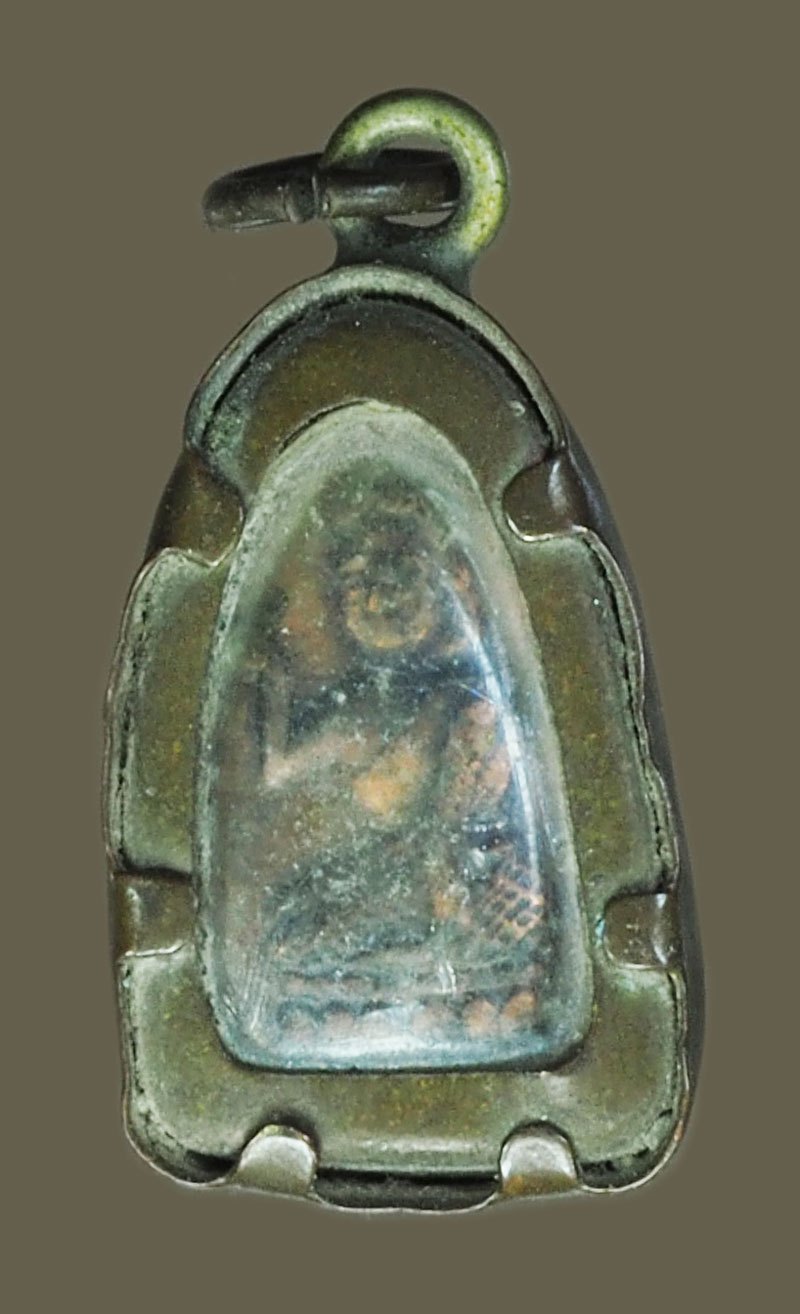 *40401 พระหลวงปู่ทวด หลังนางกวักไม่ทราบปี พร้อมเลี่ยมกรอบเก่าเดิม 11