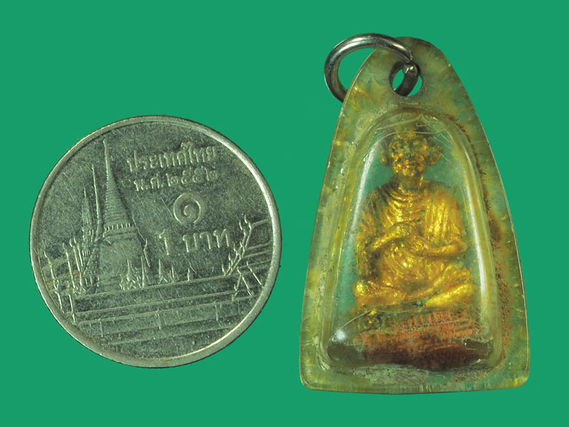 *33849 รูปหล่อสมเด็จพุทธจารย์โต พรหมรังษี กระหลั่ยทอง ไม่ทราบที่ และปีสร้าง เลี่ยมพลาสติกเก่า 8