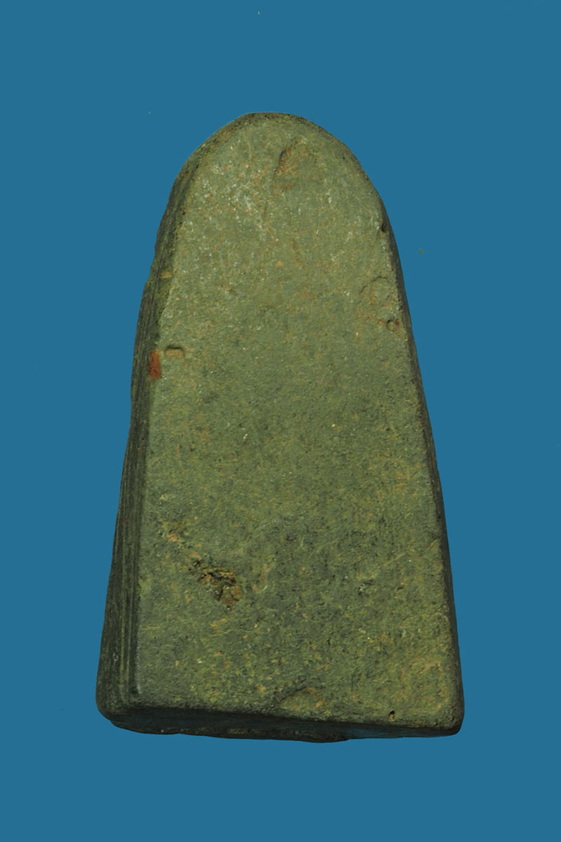 *30476 พระชัยวัฒน์ครึ่งซึก วัดเขาพระงาม ลพบุรี ปี 2500 เนื้อดิน (หลวงพ่อลี วัดอโศการามร่วมปลุกเสก) 9.1