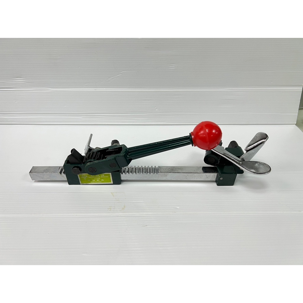 เครื่องแพ็คกล่อง แบบใช้มือโยก ตราดอกไม้ (ราคารวมแวท) เครื่องรัดกล่องแบบมือโยก เครื่องแพ็คกล่องมือโยก {2400636501}