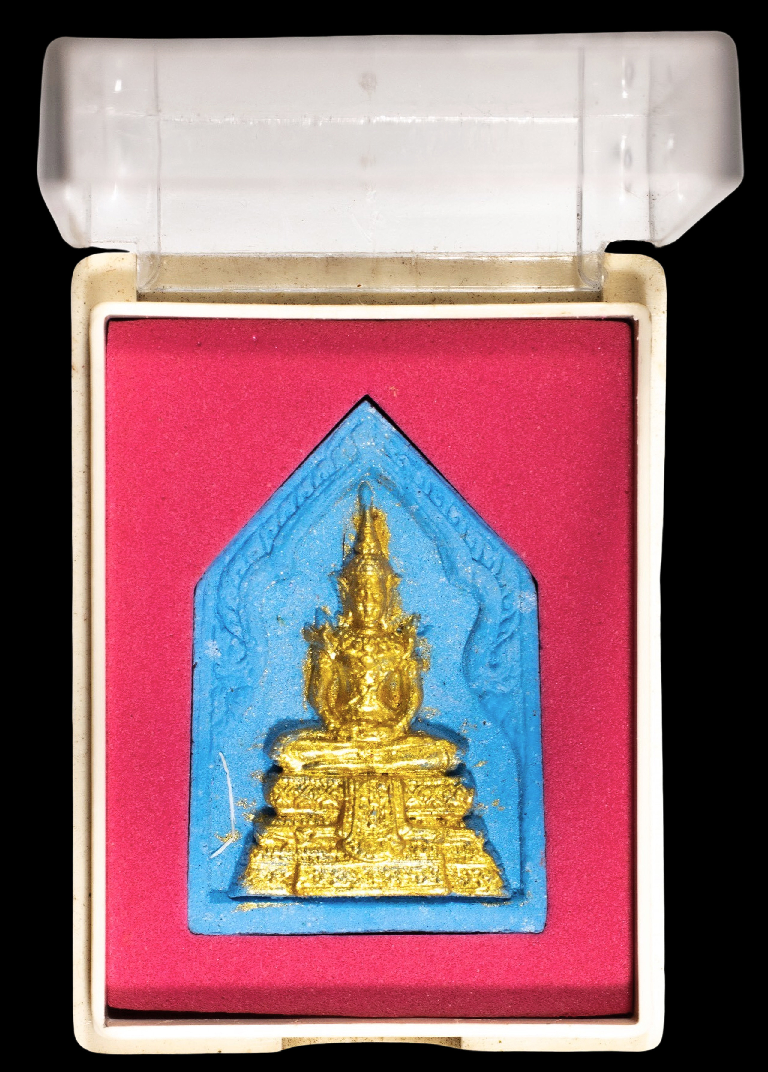 พระแก้วมรกรต พิมพ์ห้าเหลี่ยมหลังยันต์ เนื้อผงสีฟ้า ปิดทอง รุ่นบูรณะอุโบสถวัดตาลปากลัด พร้อมตลับจากวัด